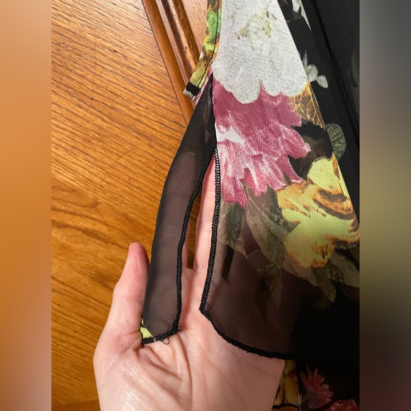 🌺🍃Cold Shoulder Blouse - Picture 10 of 12